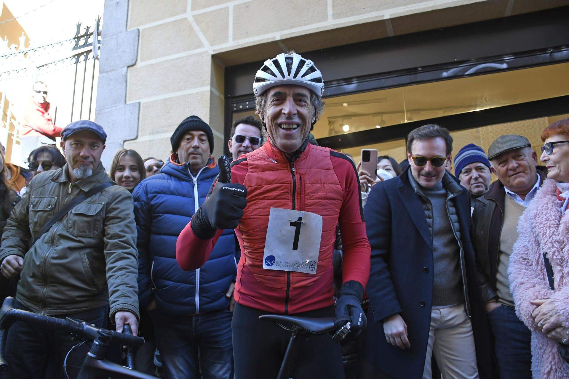 Pedro Delgado pide calma ante la impaciencia por encontrar a un nuevo campeón español.