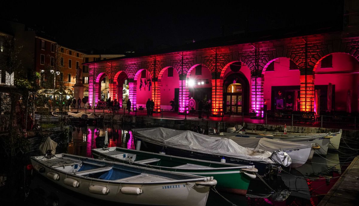 El puerto de Desenzano del Garda, salida de la decimocuarta etpaa del Giro d'Italia El puerto de Desenzano del Garda, salida de la decimocuarta etpaa del Giro d'Italia