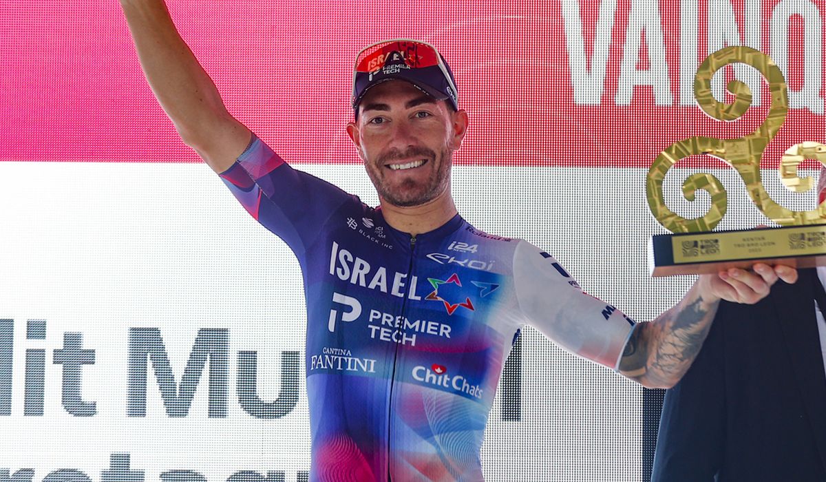 Giacomo Nizzolo, en el podio como ganador de la pasada edición del Tro Bro Léon