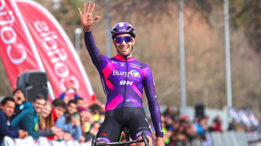Felipe Orts celebrando su título de Campeonato de España en 2023, el quinto en su cuenta particular Felipe Orts celebrando su título de Campeonato de España en 2023, el quinto en su cuenta particular