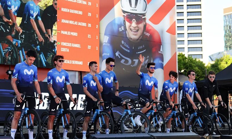 Los ciclista del Movistar Team, durante la presentación del Tour Down Under