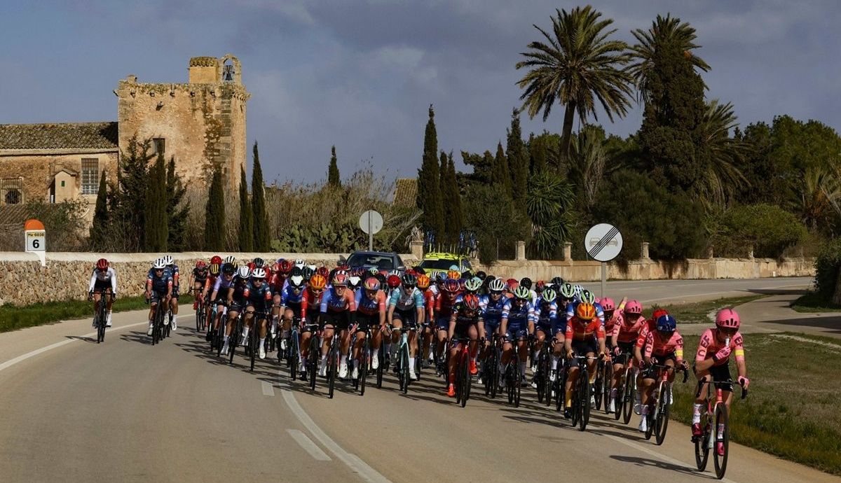 El pelotón femenino internacional disfruta estos días de la belleza de Mallorca El pelotón femenino internacional disfruta estos días de la belleza de Mallorca