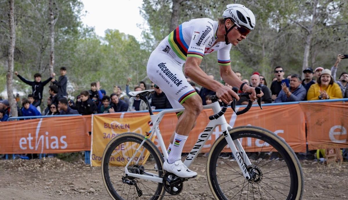 Mathieu van der Poel no tuvo su mejor día Mathieu van der Poel no tuvo su mejor día