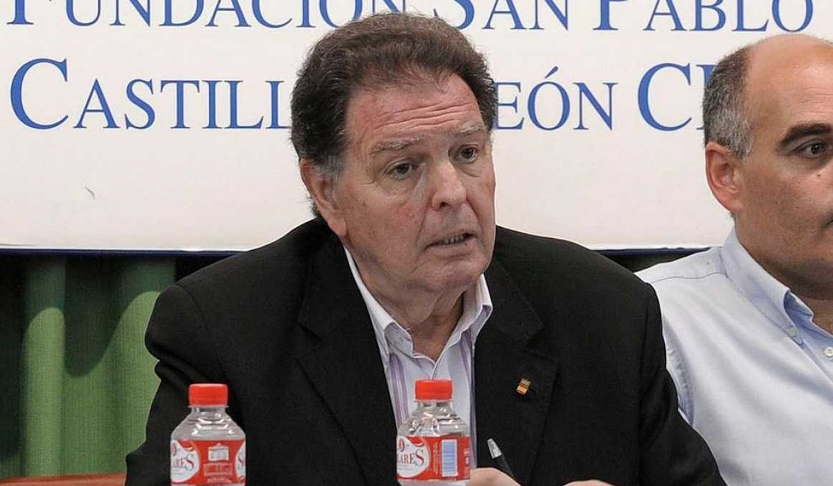 Fallece Ángel María de Pablos, la primera voz del ciclismo televisivo