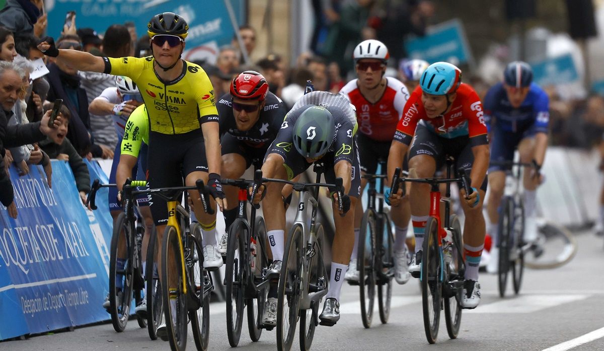 Olav Kooij (Visma Lease a Bike) fue el más rápido de la Clásica de Almería