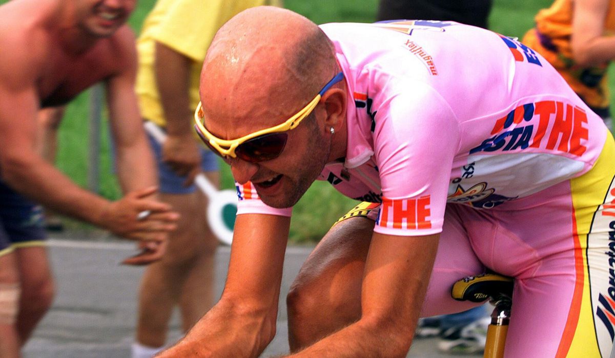 El añorado Marco Pantani durante una contrarreloj del Giro'99