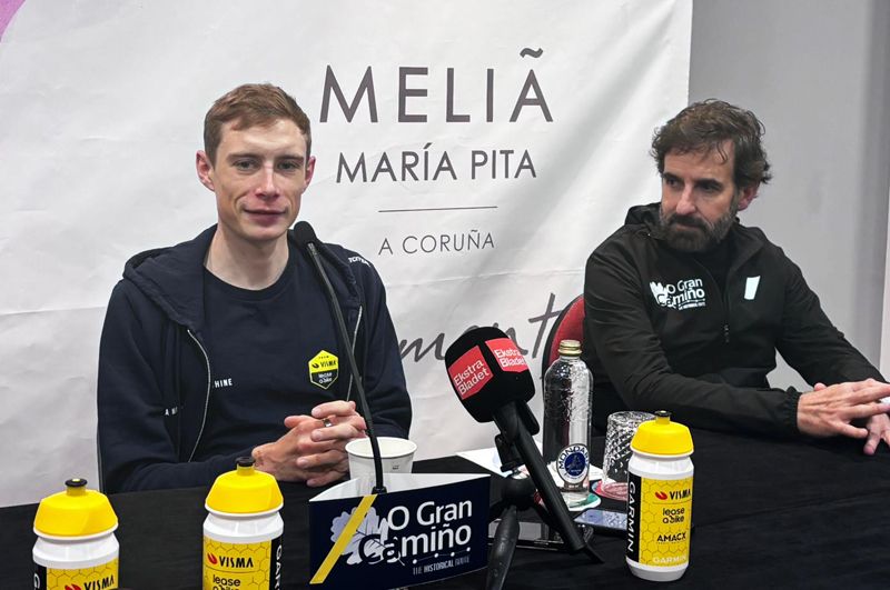 Jonas Vingegaard y Ezequiel Mosquera