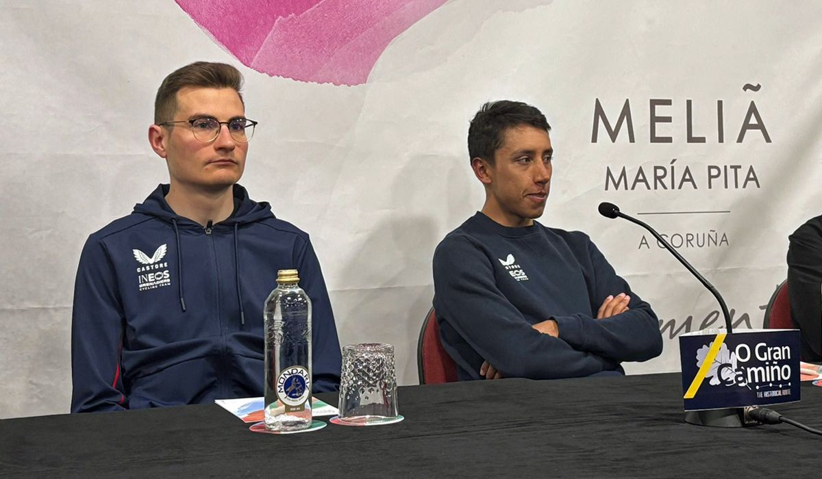 Carlos Rodríguez y Egan Bernal en la rueda de prensa previa al inicio de O Gran Camiño