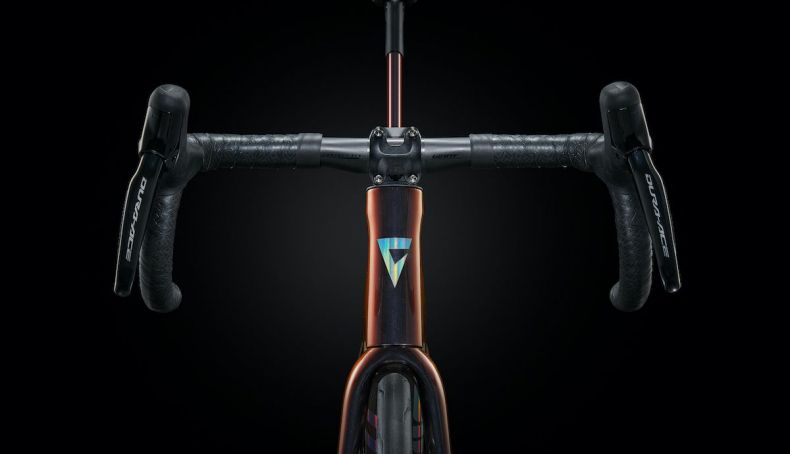 TCR Detalles25 TCR Advanced SL 0 DA Color A Black Lava D2 B