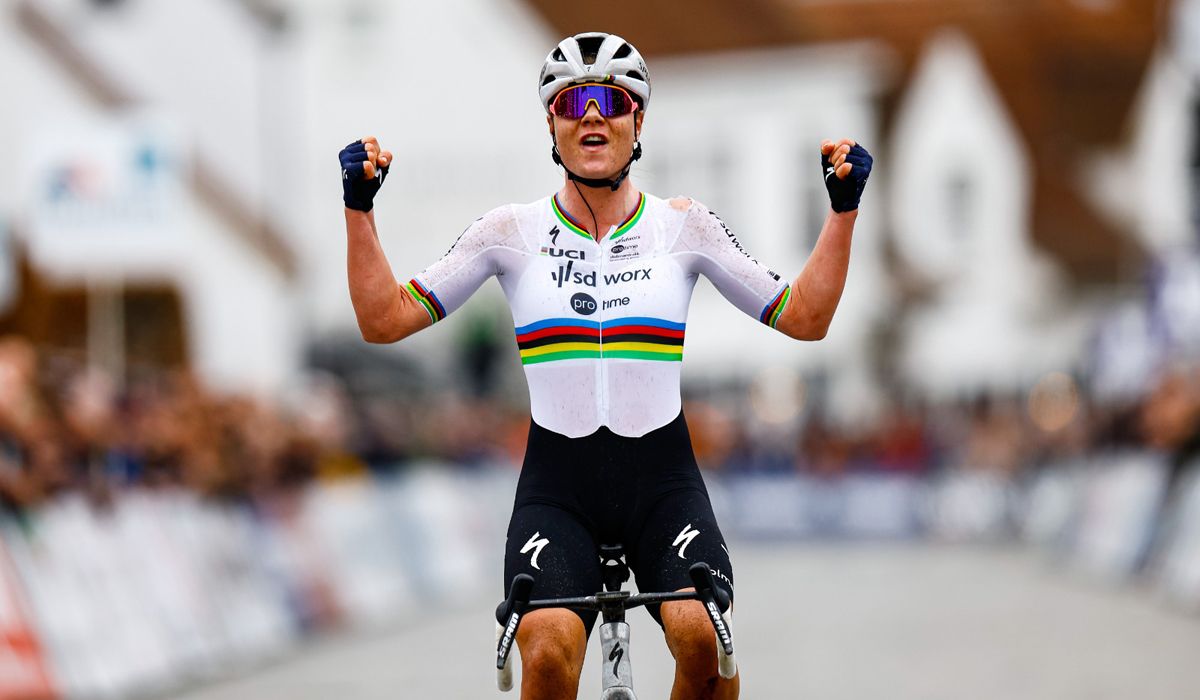 Lotte Kopecky repite victoria en solitario en la Nokere Koerse