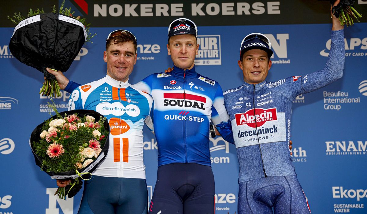 Podio de la Nokere Koerse, con Merlier -ganador-, Jakobsen y Philipsen