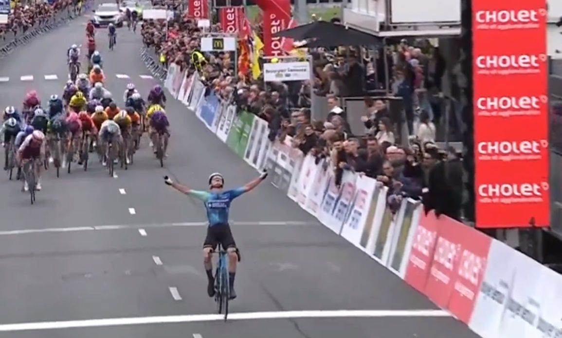 Paul Lapeira (Decathlon Ag2r La Mondiale) culminó su fin de semana perfecto