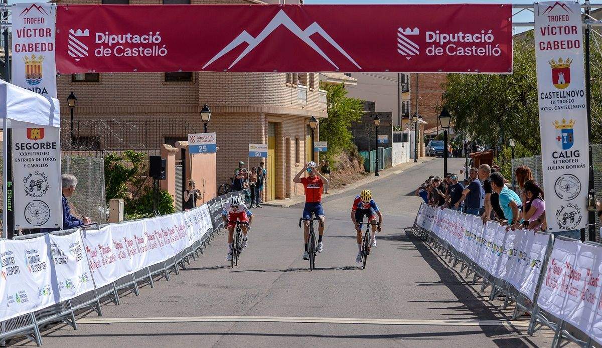 Luis Alberto Lajarín (Valverde Team – Ricardo Fuentes) consiguó el triunfo en el Trofeo Víctor Cabedo