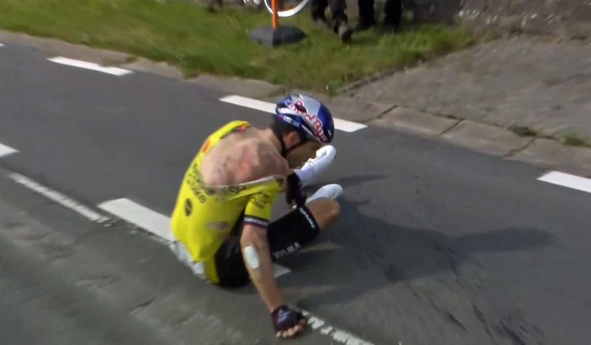 Van Aert abandona A Través de Flandes tras una dura caída