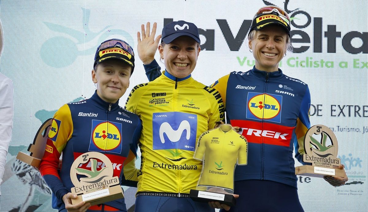 Mareille Meijering, en el podio tras ganar la Vuelta a Extremadura