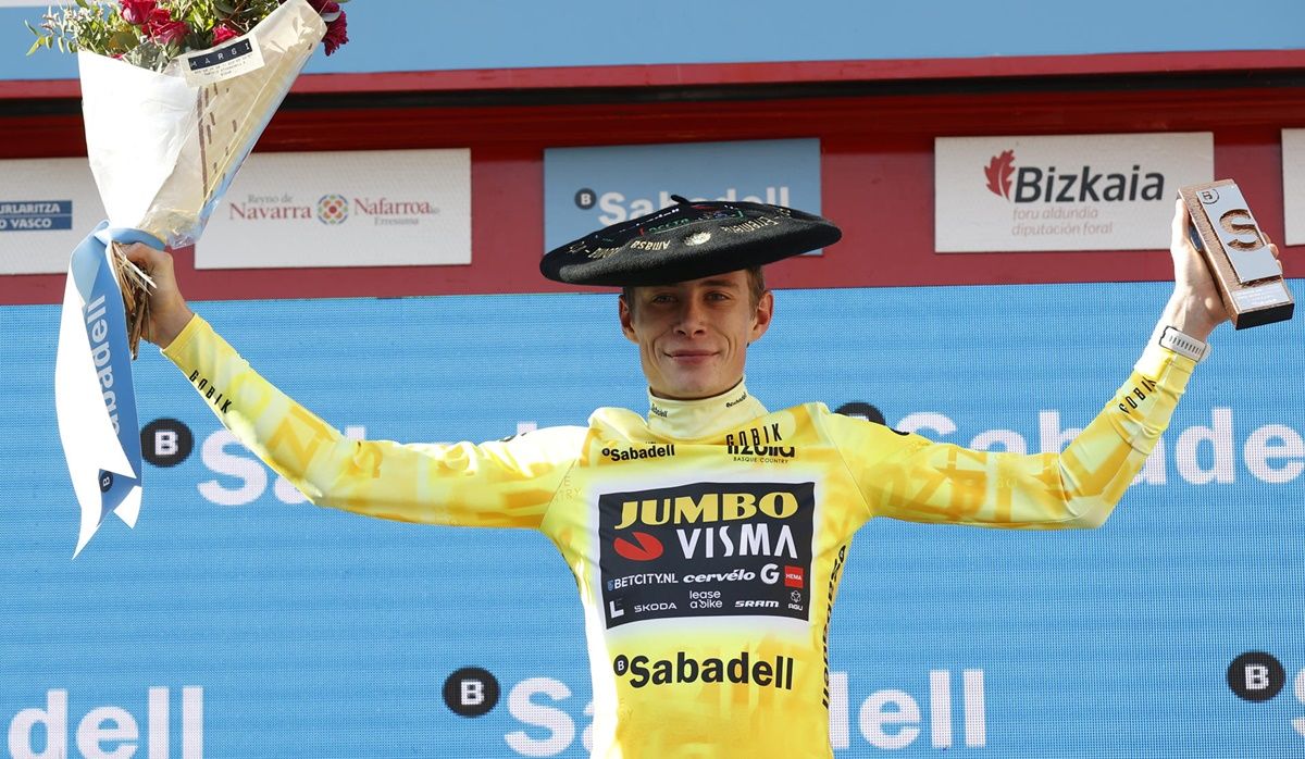 Jonas Vingegaard (Visma Lease a Bike) celebra su victoria en la pasada edición de la Itzulia