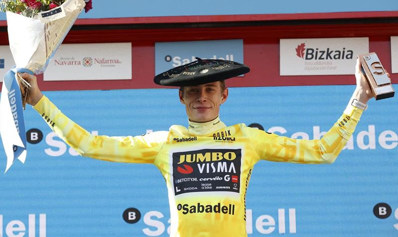 Jonas Vingegaard (Visma Lease a Bike) celebra su victoria en la pasada edición de la Itzulia