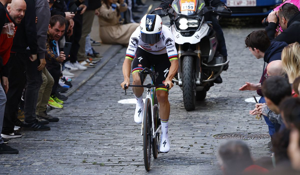 Remco Evenepoel durante la contrarreloj inaugural de la Itzulia