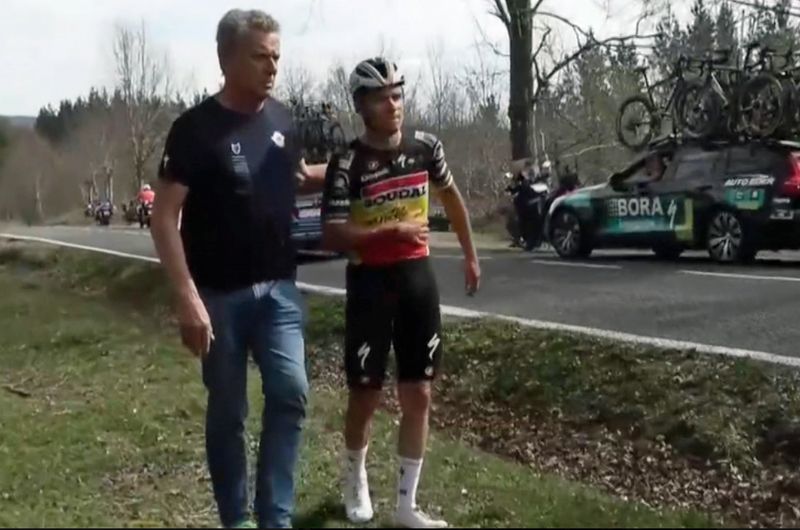 Evenepoel tras sufrir la caida Evenepoel tras sufrir la caida