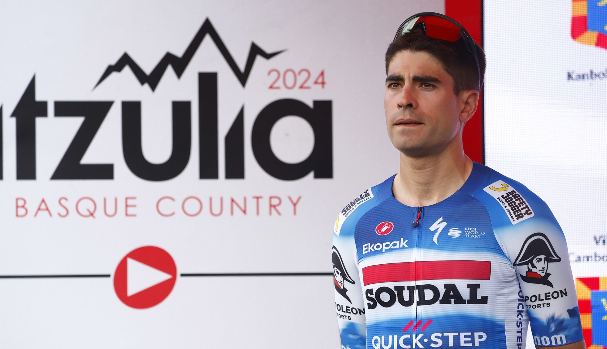 Mikel Landa se fractura la clavícula al caerse en la Itzulia