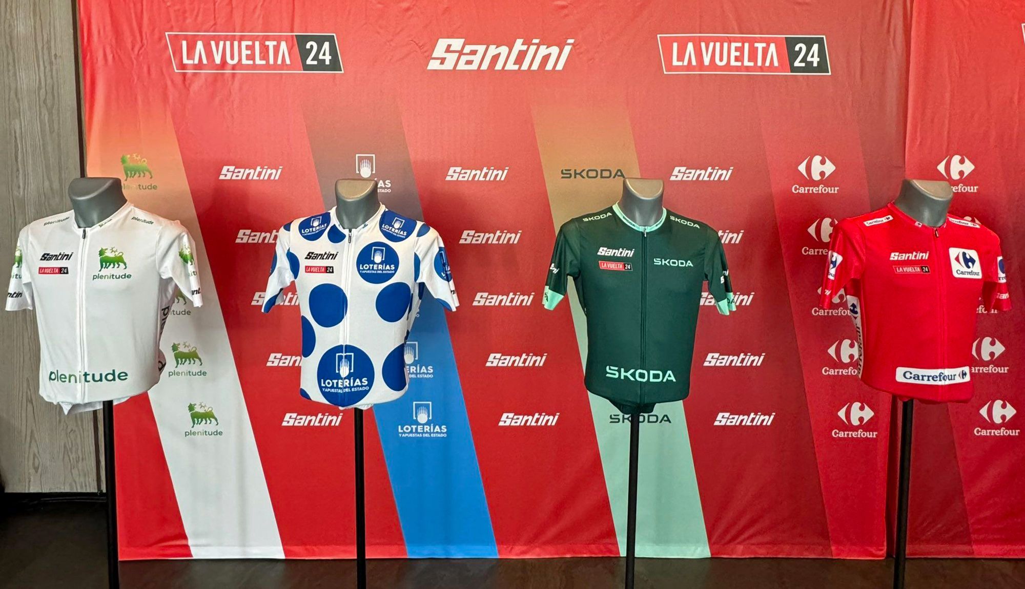 Santini presenta los maillots de líder de La Vuelta 2024 y los nuevos kits conmemorativos