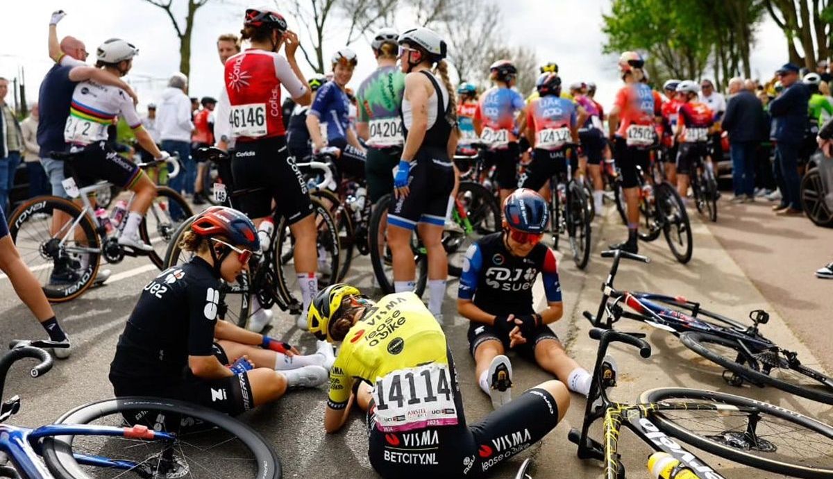 Una caída fue protagonista en la primera parte de la Amstel Gold Race Una caída fue protagonista en la primera parte de la Amstel Gold Race