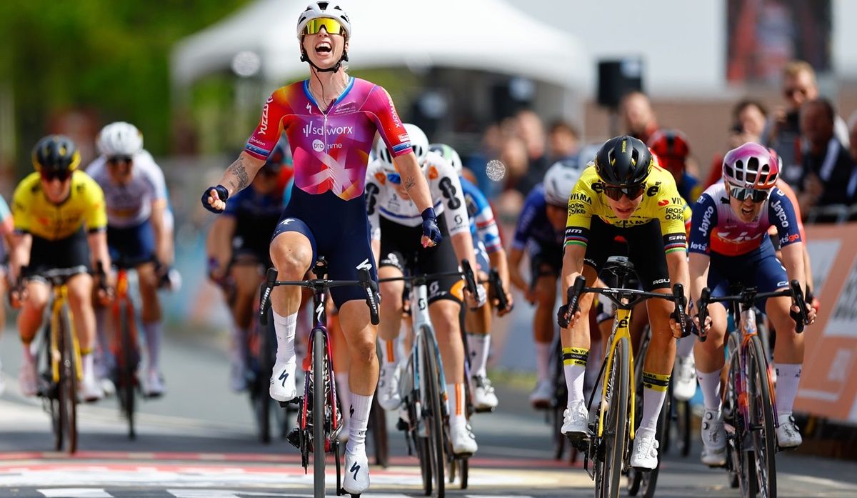 Marianne Vos (Visma Lease a Bike) ganó la Amstel por centímetros Marianne Vos (Visma Lease a Bike) ganó la Amstel por centímetros