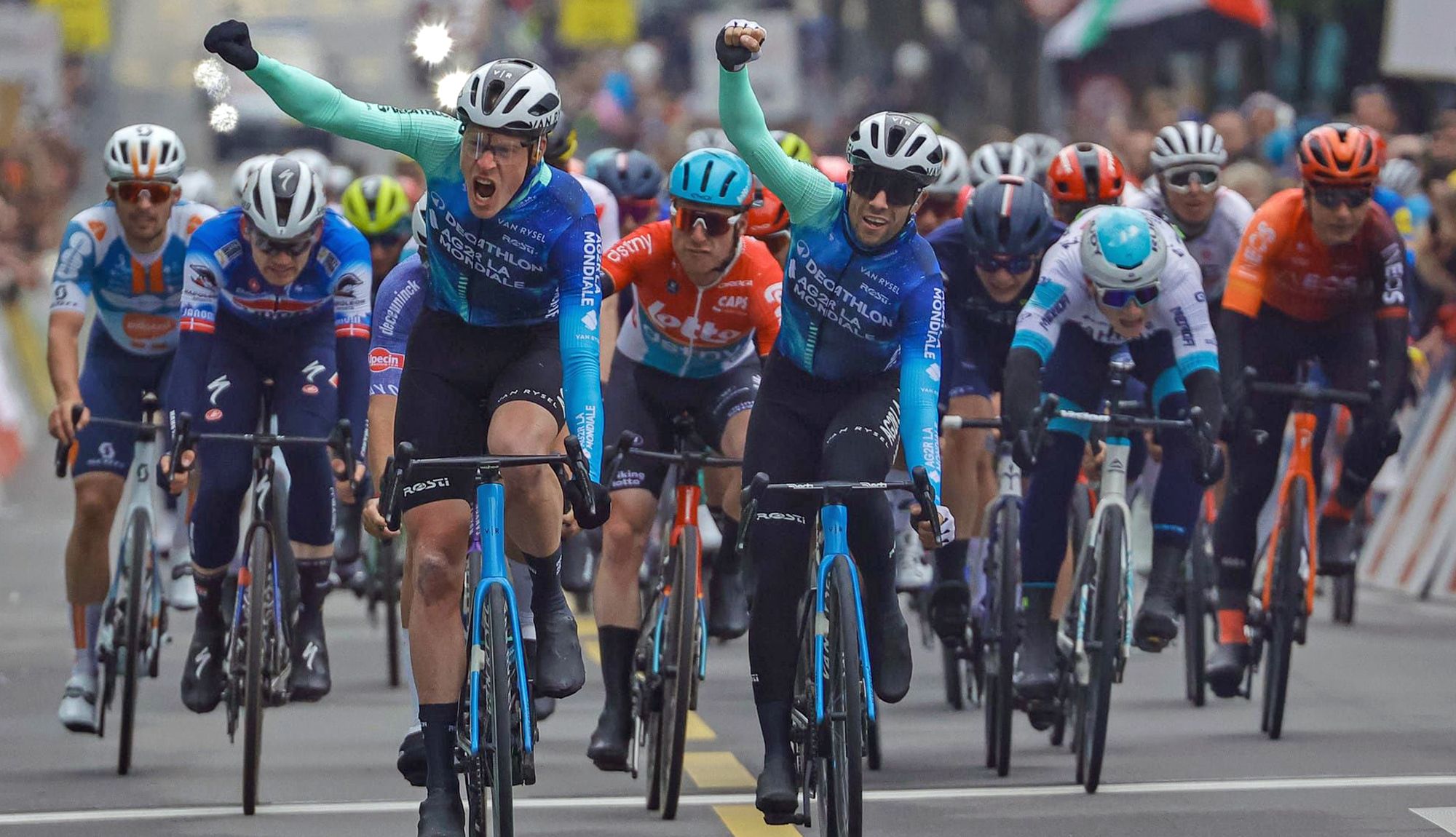 Dorian Godon remata el doblete del Decathlon AG2R en Romandía