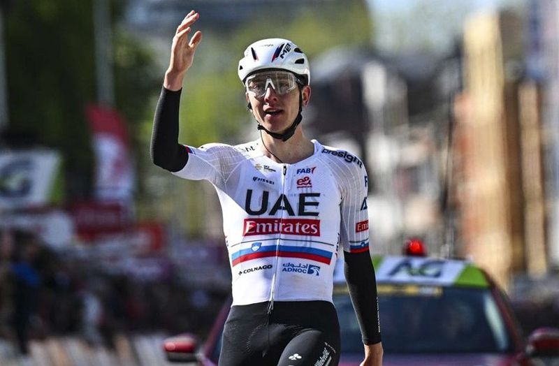 Tadej Pogacar, en la imagen celebrando su victoria en la Lieja Bastoña Lieja, es el gran favorito para conquistar el Giro de Italia 2024
