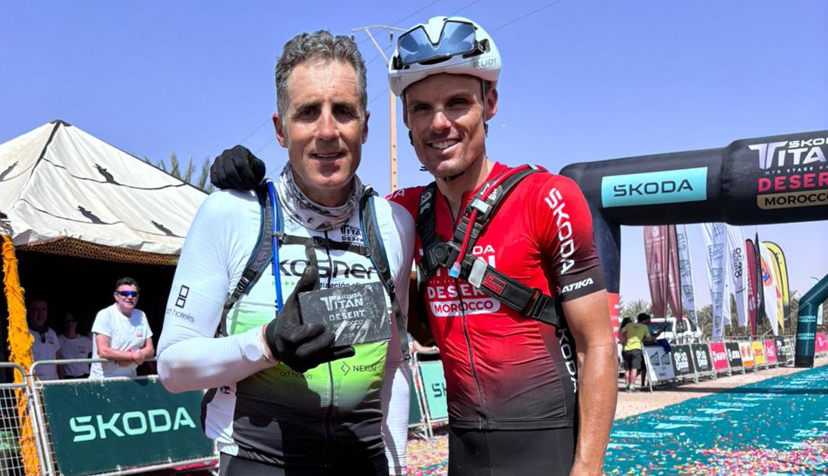 Luis León Sánchez junto a Miguel Induráin