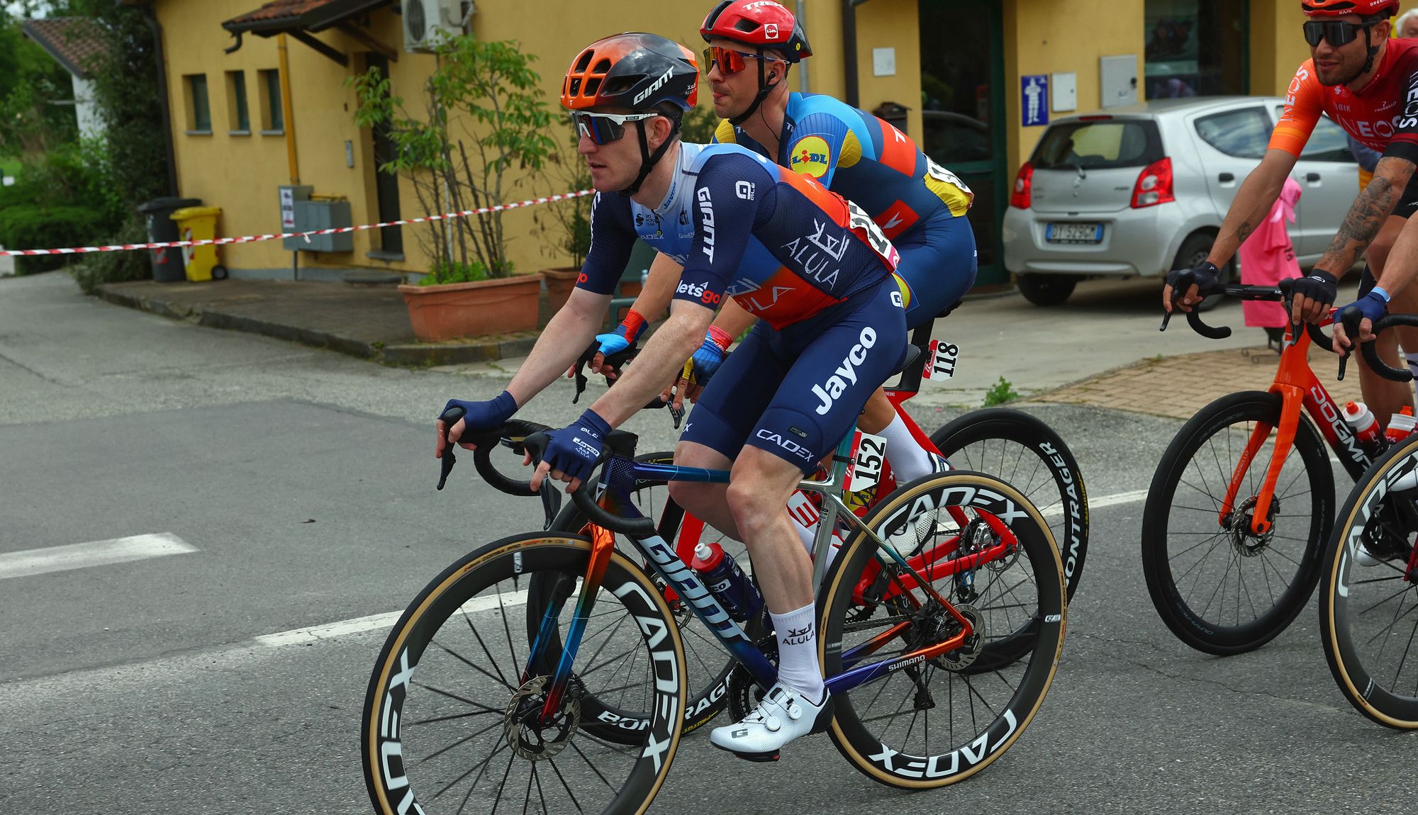 Eddie Dunbar abandona el Giro de Italia