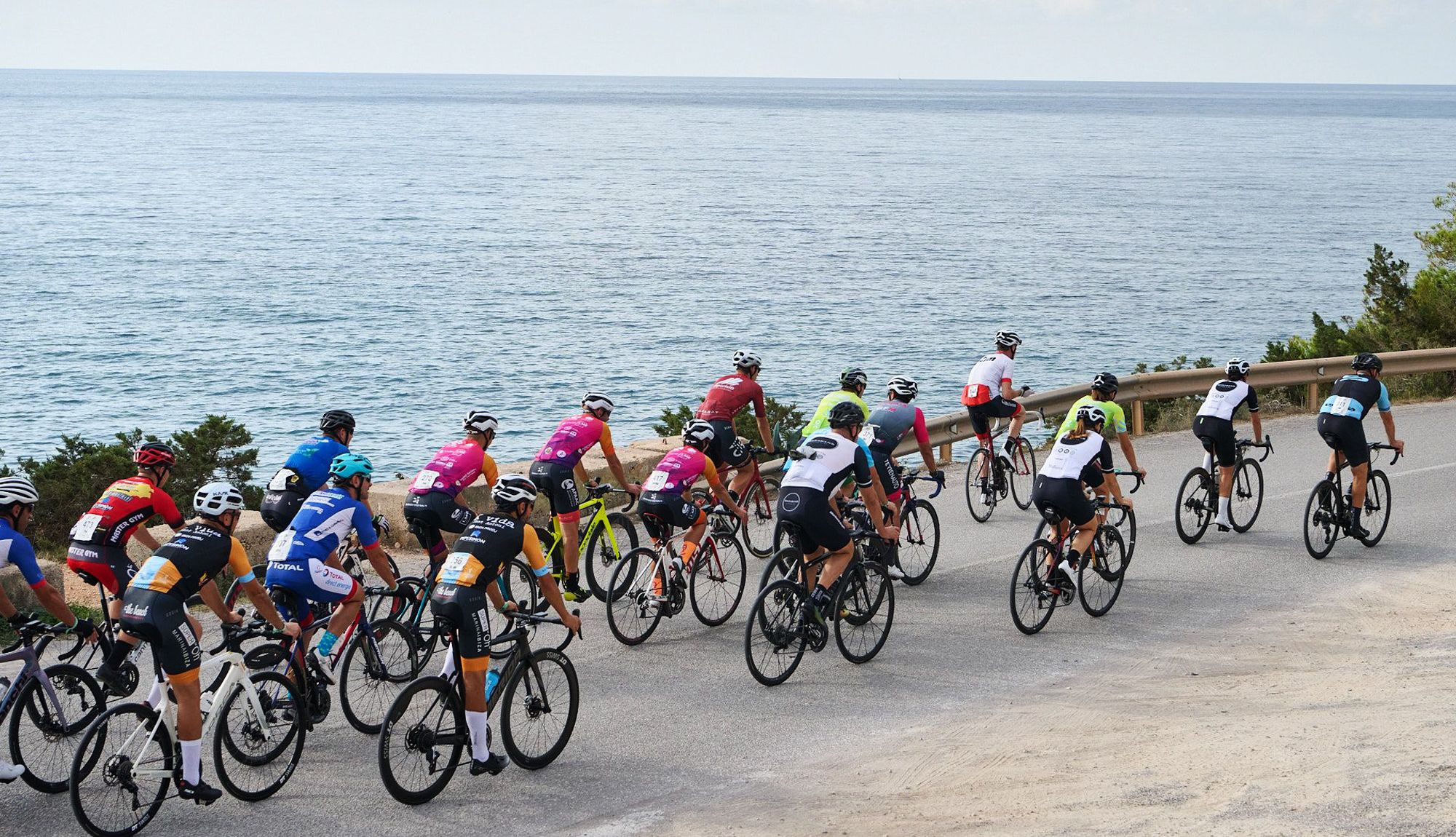Una imagen de la Vuelta Cicloturista a Ibiza Campagnolo 2023