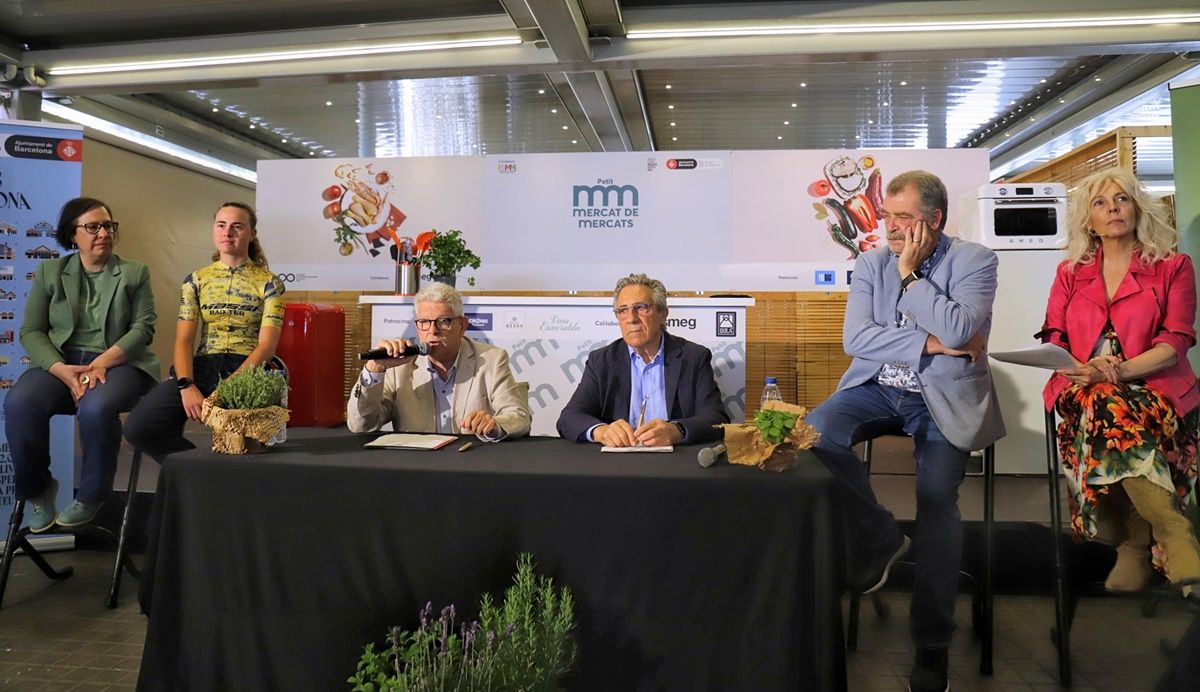 Raquel Gil (Regidora de Comerç, Restauració i Mercats), Paula Blasi, Rubèn Peris, Eduard Escofet, Francesc Leyva