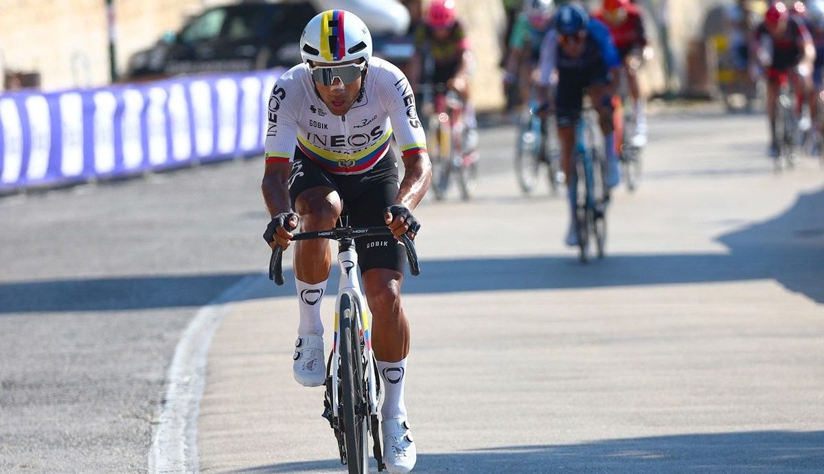 Jhonatan Narváez (INEOS Grenadiers) quiso reventar el sprint final