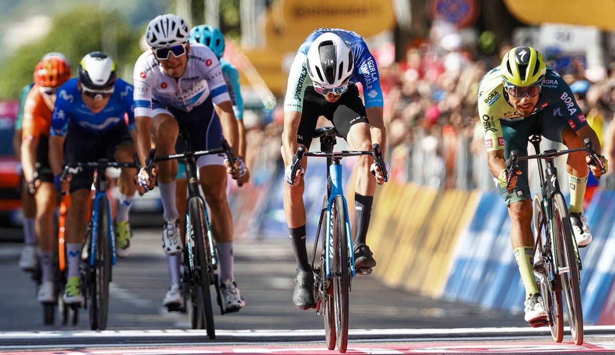 Daniel Felipe Martínez (BORA hansgrohe) tuvo que apretar hasta el último centímetro de la penúltima etapa