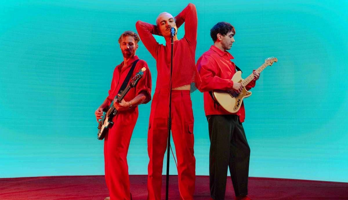 El grupo Miss Cafeína interpreta la sintonía oficial de La Vuelta 2024