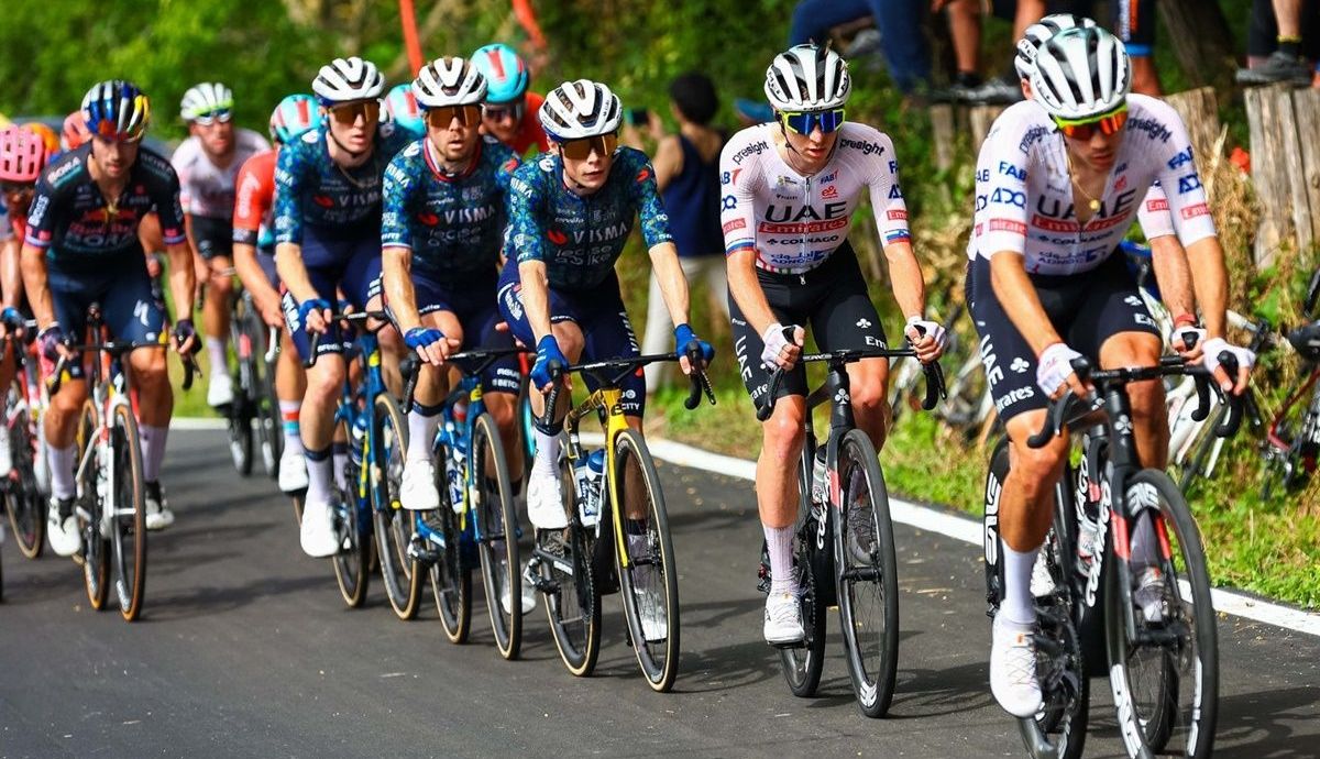Jonas Vingegaard (Visma Lease a Bike) y Tadej Pogacar (UAE Team Emirates), inseparables