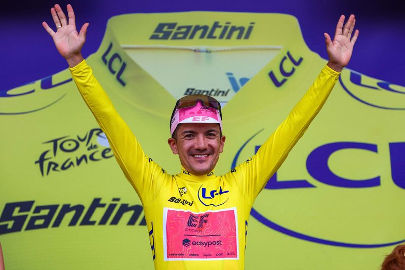 Richard Carapaz, nuevo líder del Tour