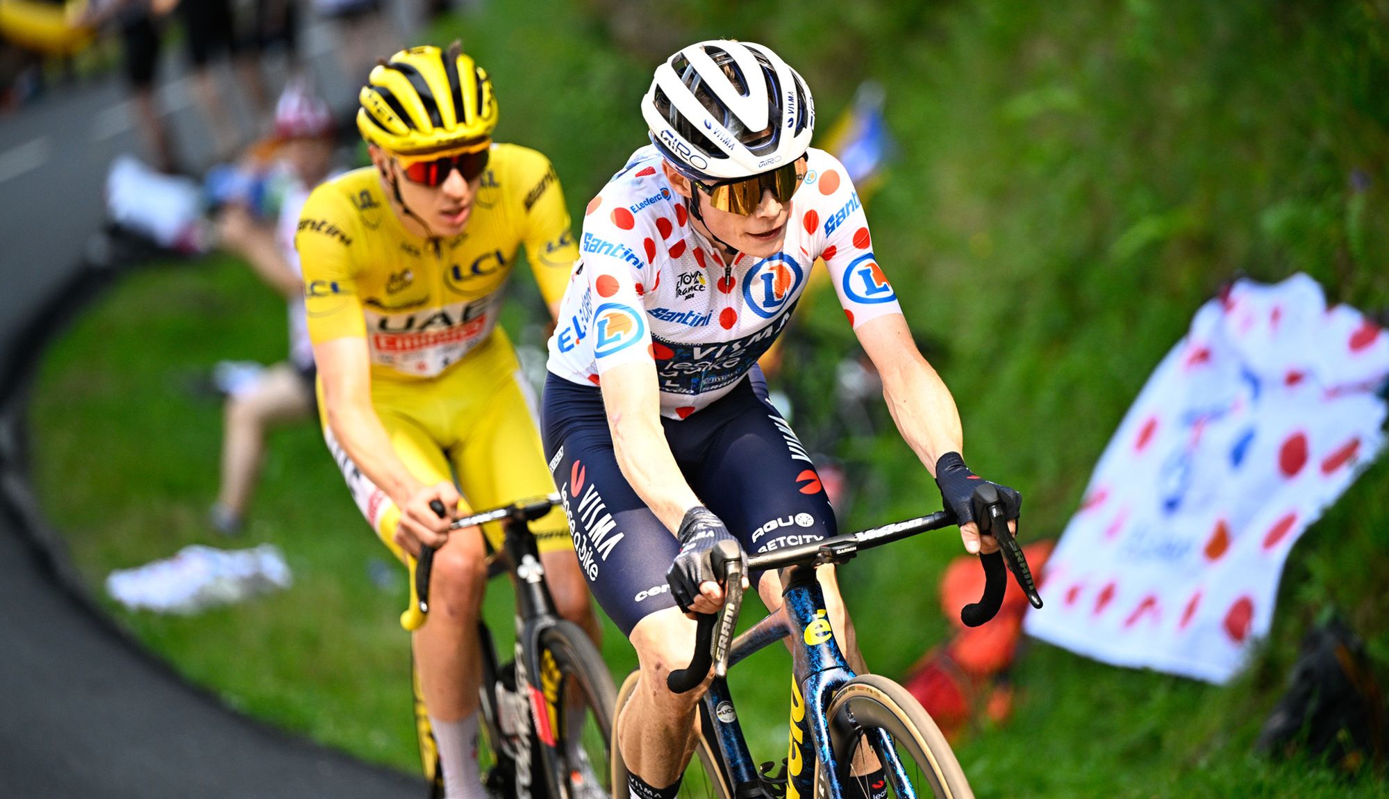 Jonas Vingegaard y Tadej Pogacar en la subida a Plateau de Beille