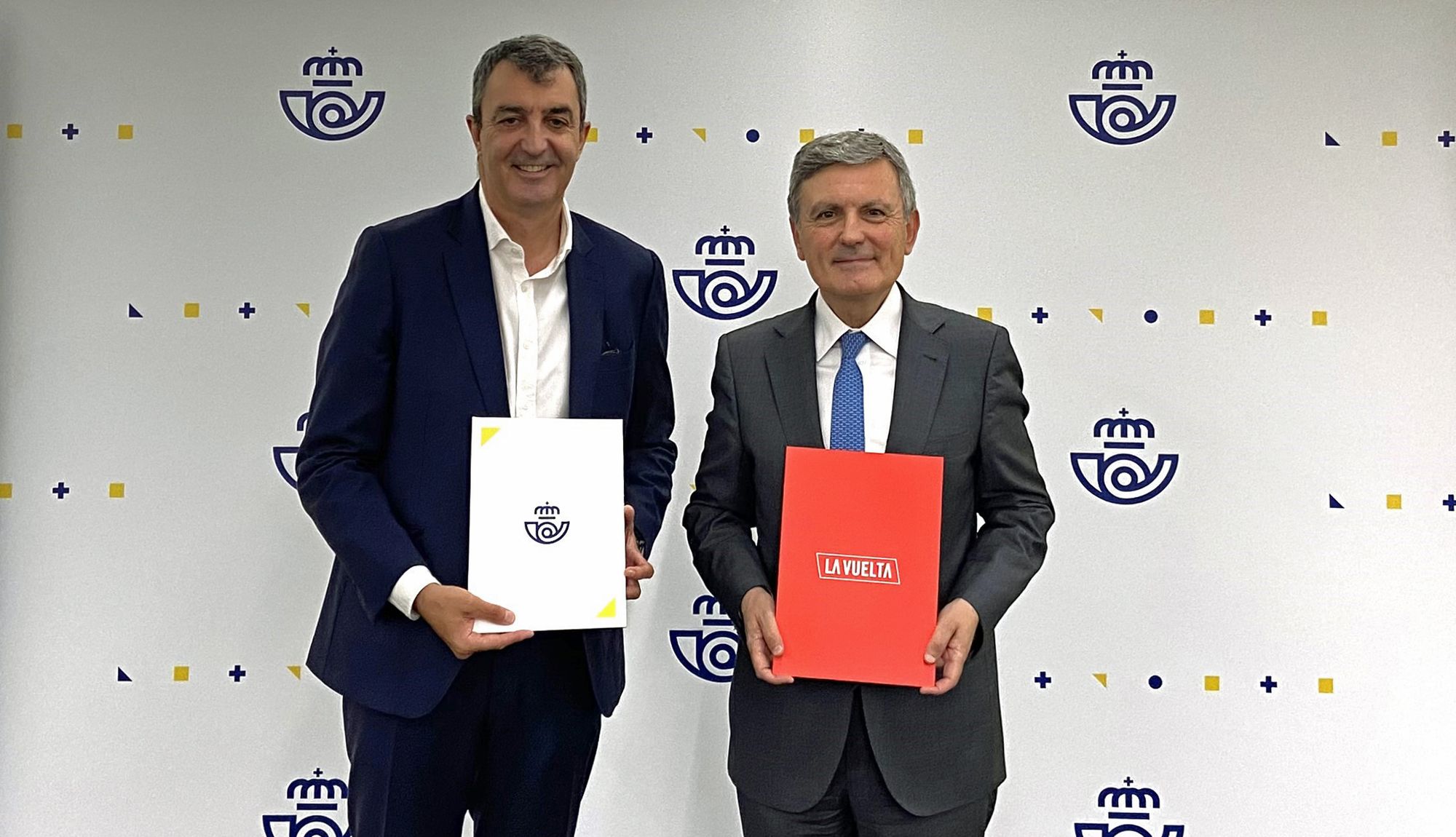 Javier Guillén, director general de Unipublic, y Pedro Saura, presidente de Correos