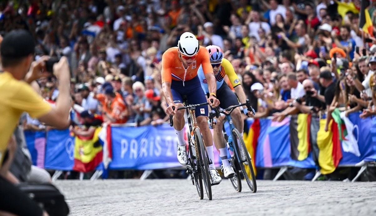 Van der Poel (Países Bajos) y Van Aert (Bélgica) buscaron su momento sin suerte