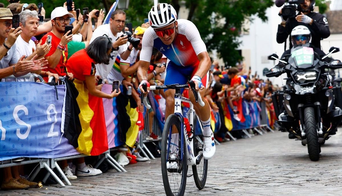 Sufrió Valentin Madouas (Francia) para agarrar la plata en casa