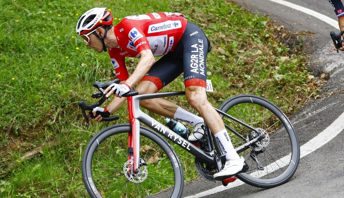 Ben O'Connor (Decathlon Ag2r La Mondiale) aguantó La Roja un día más