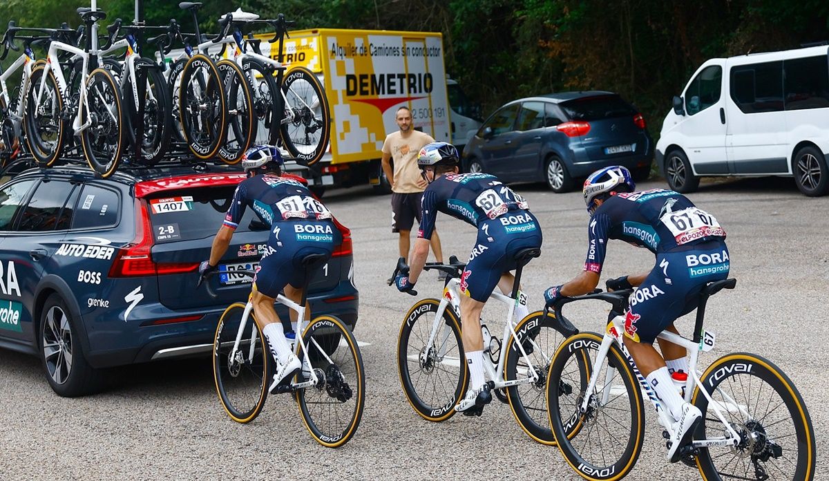 Primoz Roglic (Red Bull BORA hansgrohe), sancionado por la ayuda de su coche
