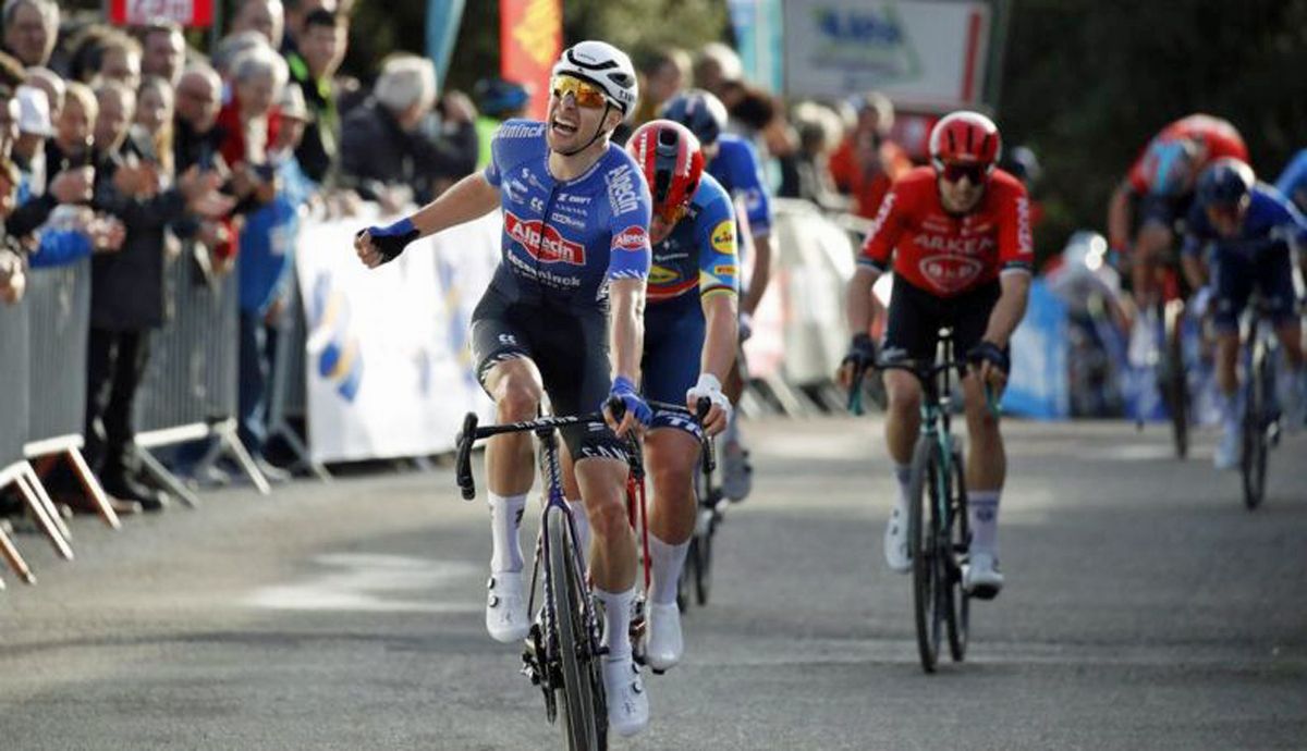 Axel Laurance ficha por INEOS Grenadiers