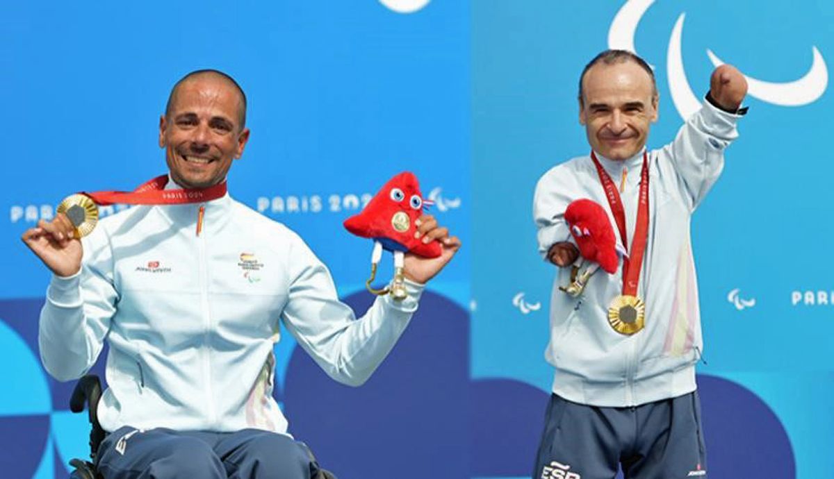 Ricardo Ten (derecha) y Sergio Garrote (izda), campeones paralímpicos de contrarreloj en París