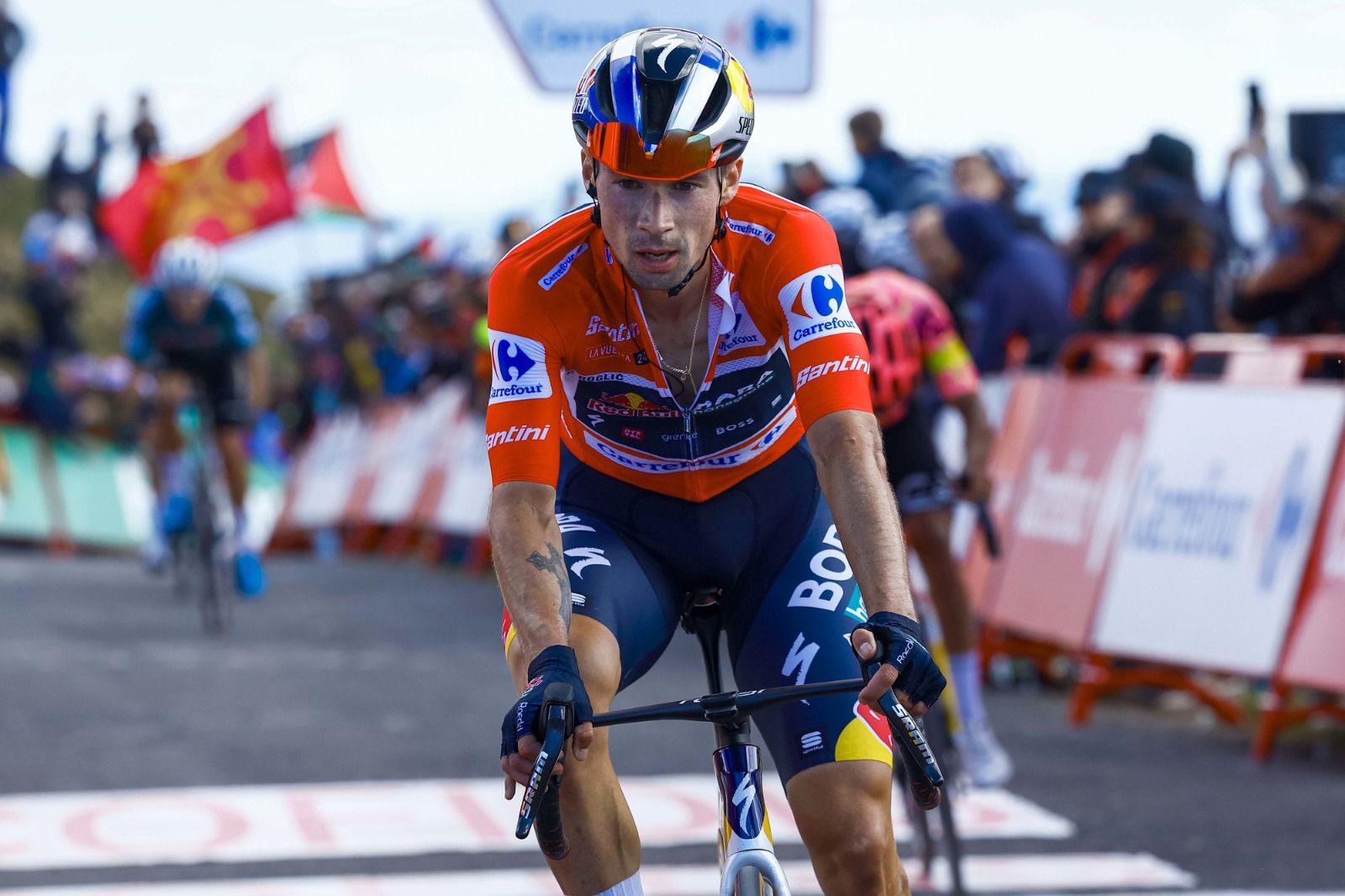 Roglic sale líder del Picón Blanco