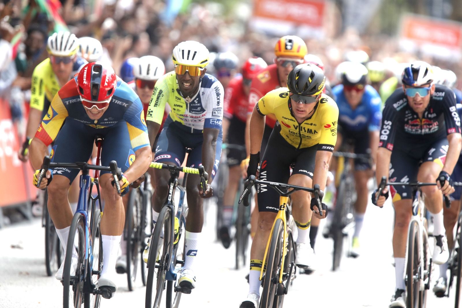 Olav Kooij fue el más veloz en el sprint final de la Cyclassics de Hamburgo 