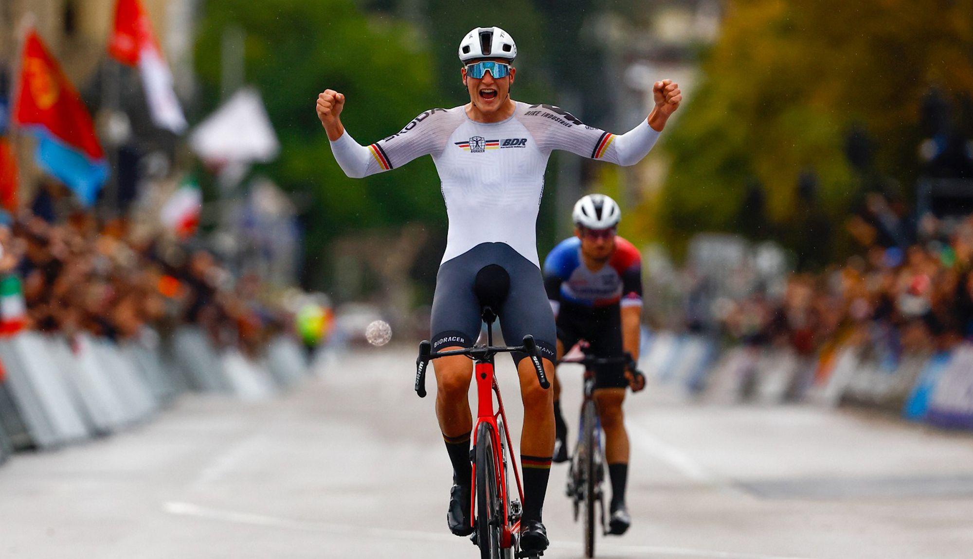 El alemán Niklas Behrens, campeón del Mundo sub23, ficha por Visma Lease a Bike
