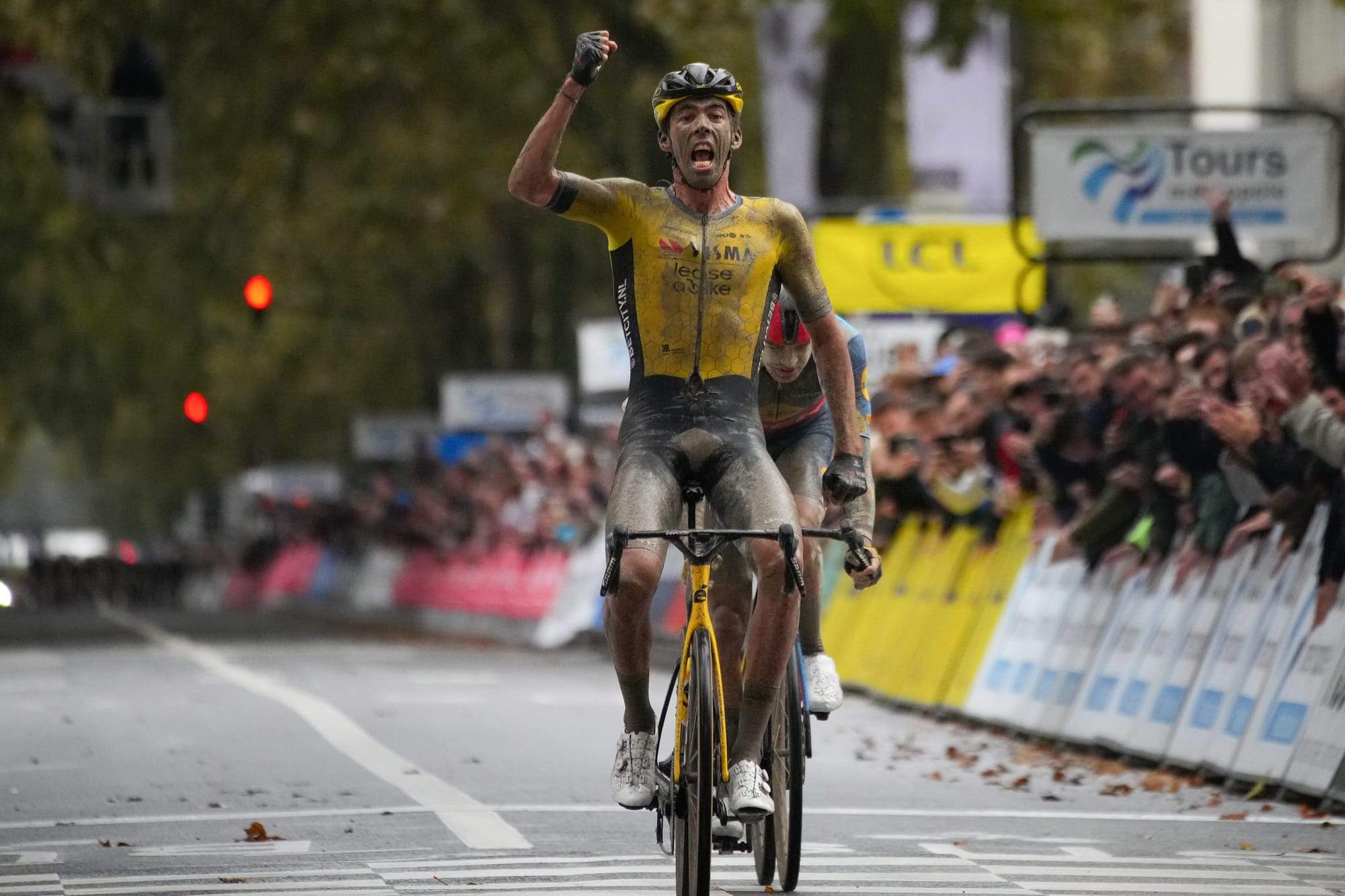 Laporte se lleva una edición heroica de la Paris-Tour